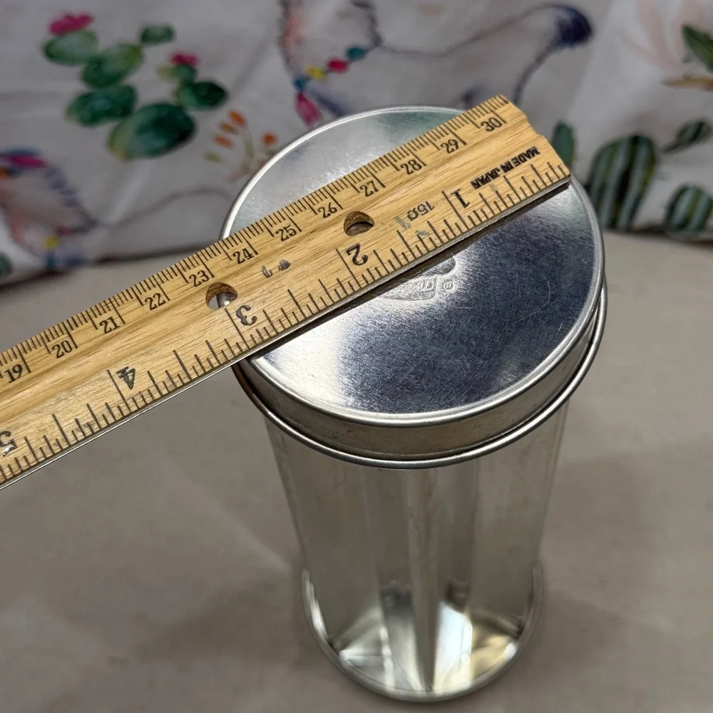 The Pampered Chef Valtrompia Bread Tube Silver with Instructions